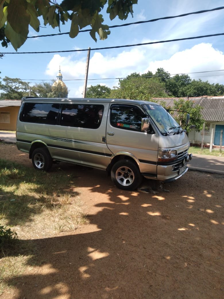 Passenger aircraft for airport transfer service